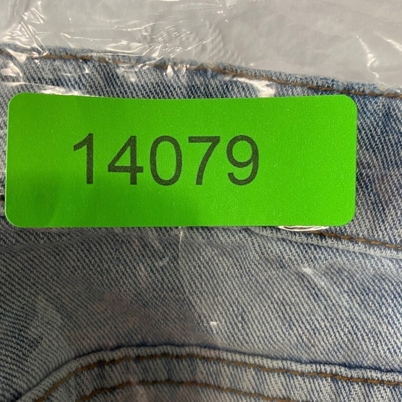 BDG Urban Outfitters Distressed Denim Women's Light Wash Cut-off Jean Shorts‎ - Picture 12 of 12